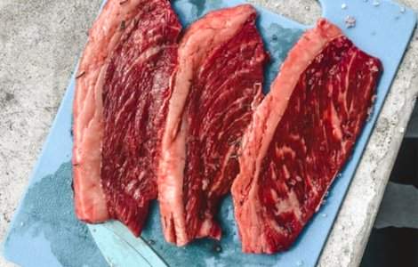 Un australian a gatit o friptura lasand carnea in masina timp de 10 ore /VIDEO