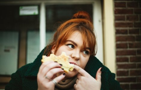 Consumul excesiv de alimente ultraprocesate, asociat cu risc crescut d