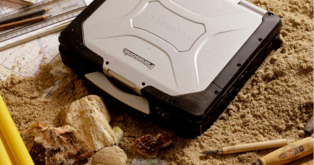 Noul James Bond al laptopurilor: Rezistent la tigri, elefanti si chiar gloante