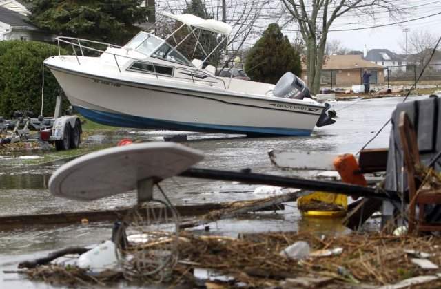 IMPACTUL uraganului Sandy: 40 de morti si 8,2 milioane de americani fara curent electric