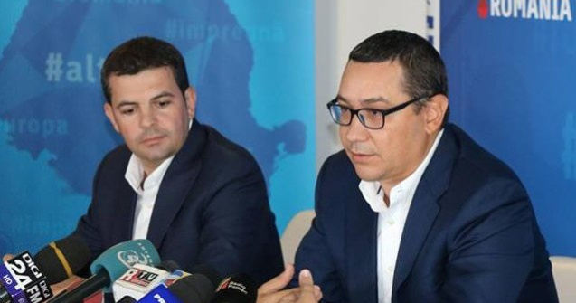 Demisii in bloc la Pro Romania. 16 membri au plecat din partid