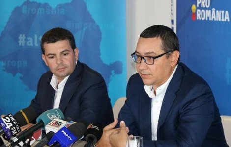 Demisii in bloc la Pro Romania. 16 membri au plecat din partid