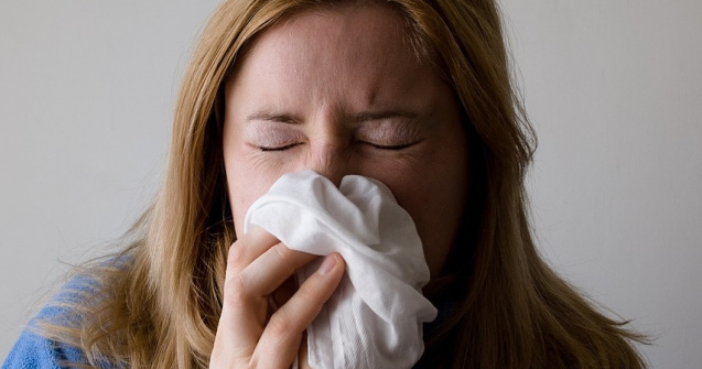 Riscul ca o persoana care sufera de raceala sa contracteze gripa, redu