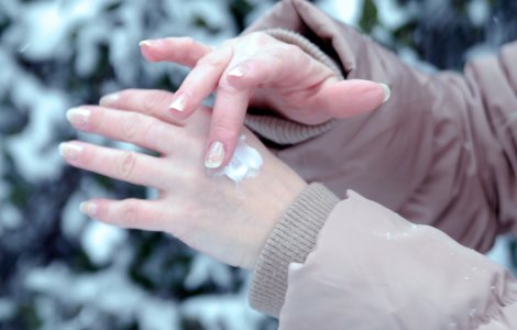 Afectiuni ale pielii care se agraveaza iarna si ce poti face pentru a