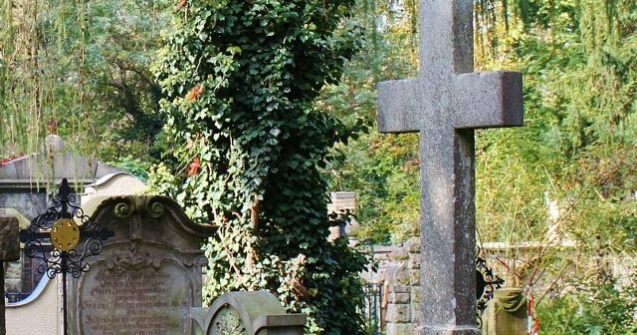 Persoane decedate, tinute in magazia de lemne a unei biserici din Vran