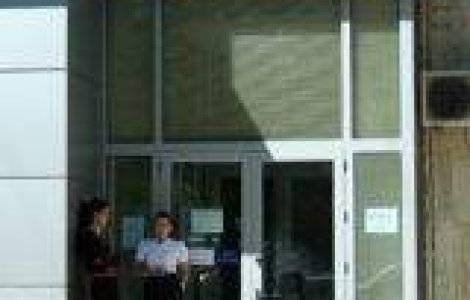 Emporiki Bank concediaza 1.500 de angajati si inchide 57 filiale in trei ani