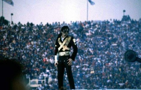 Michael Jackson lasa in urma un munte de datorii