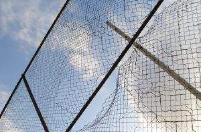 DIICOT: Opt copii si 17 adulti, sclavi intr-un sat din Covasna