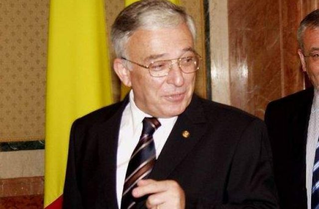 Mugur Isarescu reactioneaza la mediatizarea "caracatitei bancare"