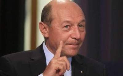 Basescu, despre serviciile...