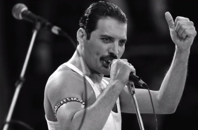 Freddie Mercury continua sa trimita cadouri rudelor si prietenilor, chiar si dupa moartea sa