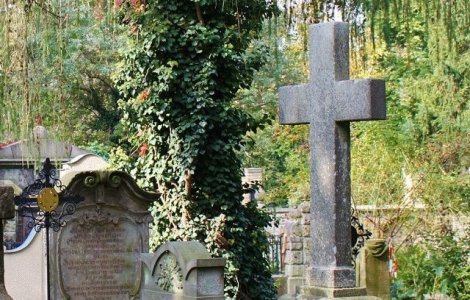 Incendiu la o biserica veche de 400 de ani din Vaslui