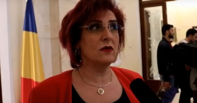 Profesor universitar: Fiecare dintre noi care am condus multi ani, mul