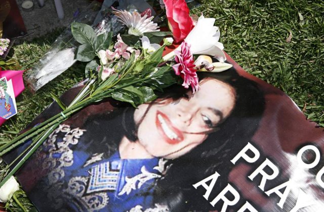 Michael Jackson a lasat in urma o colectie secreta de peste 100 de cantece