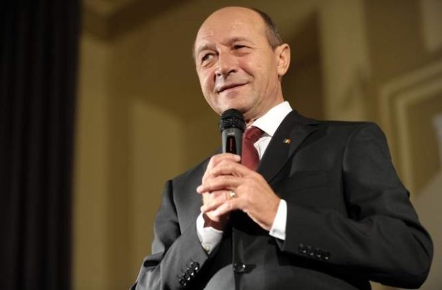 Ce i-ai urat lui Traian Basescu de ziua lui? Iata mesajele politicienilor