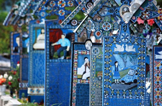 Cimitirul Vesel, pe primul loc in topul celor mai frumoase cimitire din lume