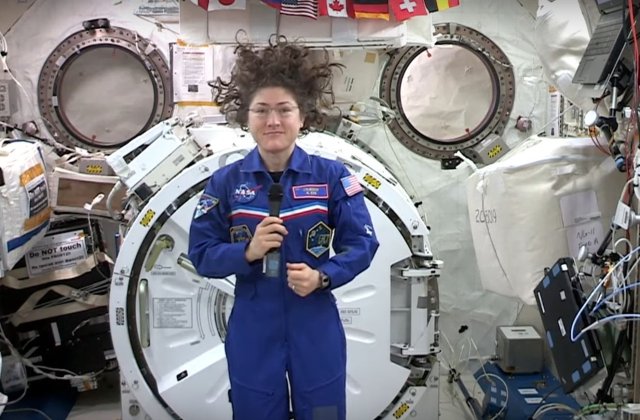 O astronauta de la NASA a stabilit un nou record pentru cel mai indelungat zbor in spatiu realizat de o femeie