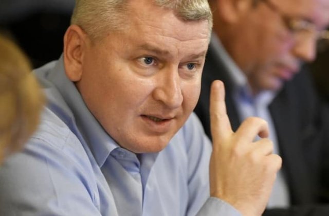 Deputat PNL, urare de Anul Nou: "Iliescu tot traieste! / Dragnea e la puscarie, / Dancila, la bucatarie!"