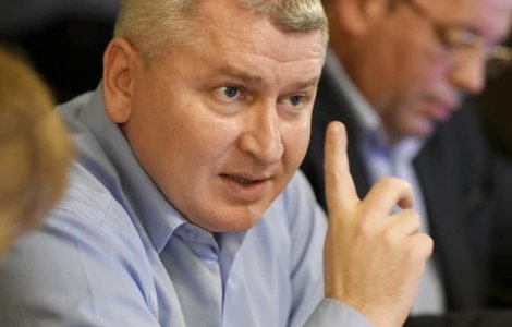 Deputat PNL, urare de Anul Nou: "Dragnea e la puscarie,/ Dancila, la b