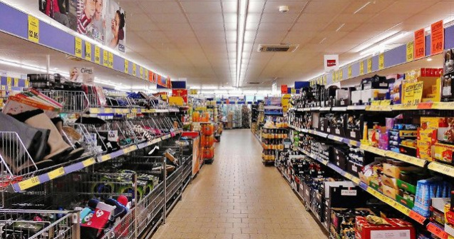 Excremente de soareci pe un raft al unui magazin Penny, gasite de ANPC