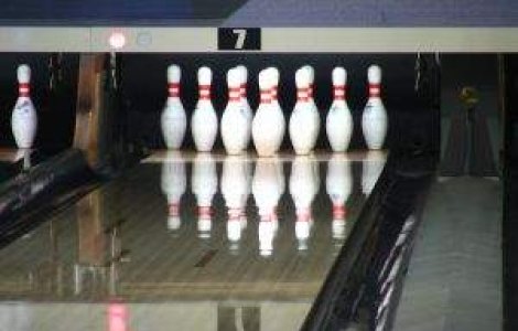 Peste 140 de jucatori profesionisti, la Turneul International de Bowling din Romania