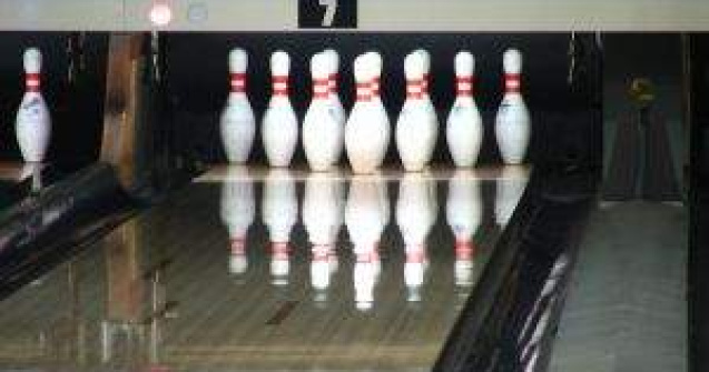 Peste 140 de jucatori profesionisti, la Turneul International de Bowling din Romania
