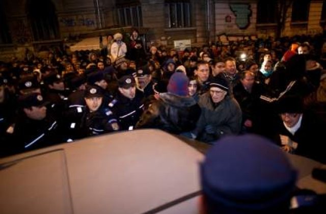 Istoria "razboiului" Basescu-Arafat. Motivul pentru care romanii au iesit in strada in ianuarie