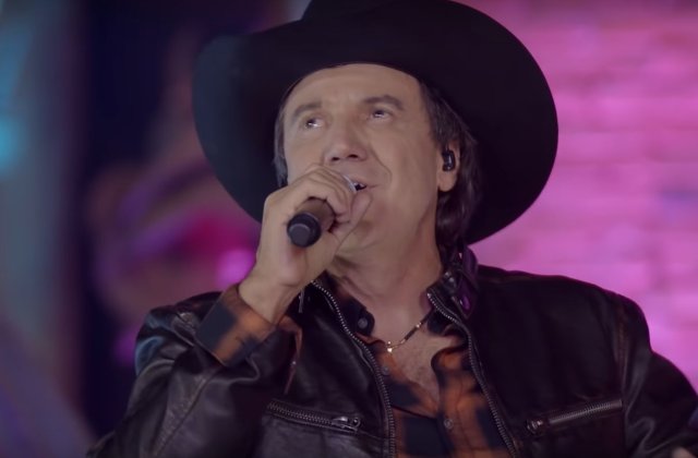 Cantaretul Juliano Cezar a murit pe scena, in plin concert/ VIDEO