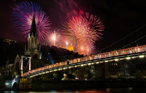 2020, intampinat cu focuri de artificii spectaculoase in intreaga lume