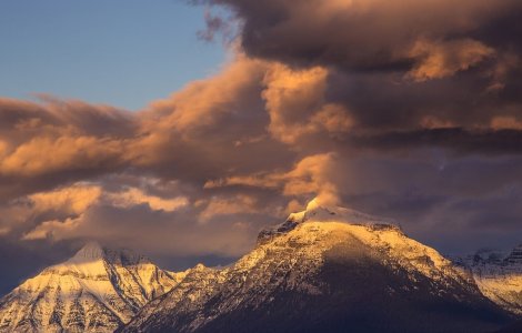 Ghetarii din Noua Zeelanda au capatat o nuanta maronie din cauza incendiilor din Australia/ VIDEO