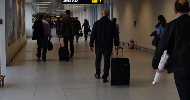 Aglomeratie in aeroportul Otopeni, din cauza blocajelor la benzile de