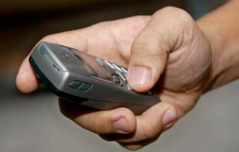 Un schior a fost salvat de la moarte de telefonul mobil