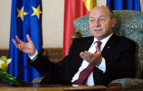 Basescu: Am decis cu premierul si guvernatorul BNR incheierea unui nou acord cu FMI