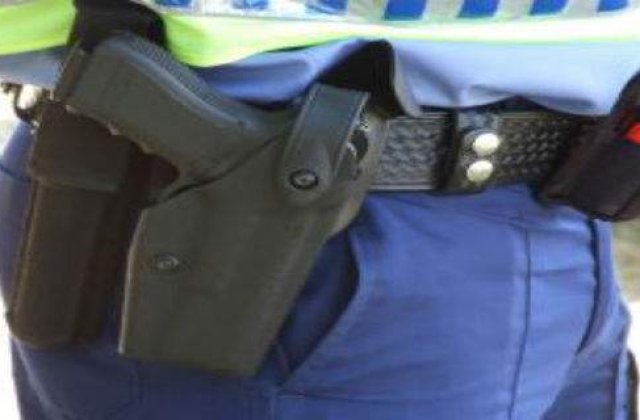 Un roman si un ungur arestati pentru jaf in M. Britanie sunt suspectati de crima in Olanda