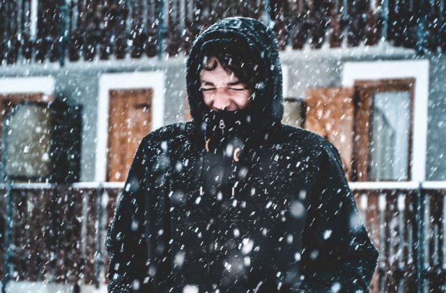 Cod GALBEN de vant si ninsori pana luni dimineata