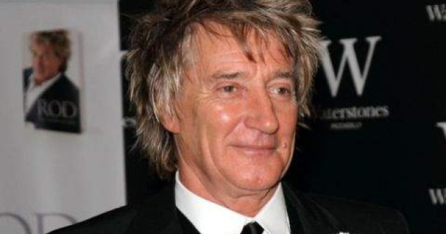 Starul rock britanic Rod Stewart a fost acuzat ca a lovit un paznic de