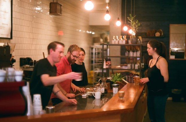 Fara erori in regulile de eticheta: 10+ lucruri pe care oamenii politicosi nu le fac