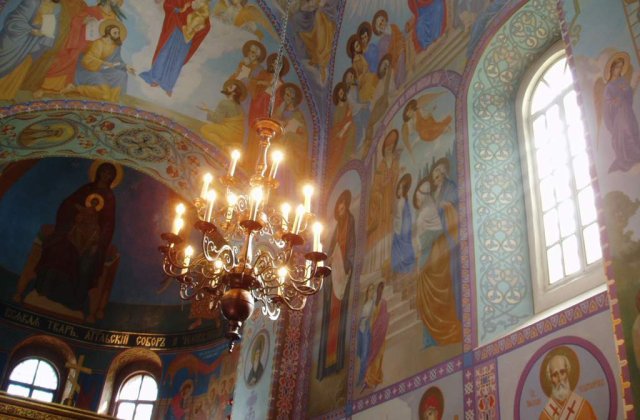 Capii Bisericii Ortodoxe vor putea castiga mai mult decat membrii Guvernului si Parlamentului