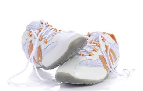 Salvat de la moarte prin electrocutare, gratie unui adidas