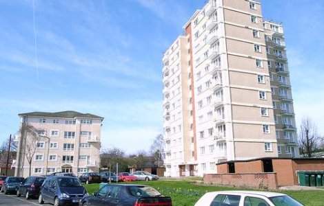 Studiu: Majoritatea romanilor se tem sa achizitioneze o locuinta in urmatoarele 3 luni
