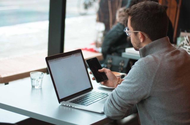 Principalele obiective profesionale ale romanilor, in 2020: Un nou loc de munca, o marire salariala si un job mai aproape de casa