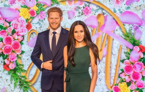 Figurile din ceara ale printului Harry si ducesei Meghan de la Madame Tussauds, separate de cele ale membrilor familiei regale
