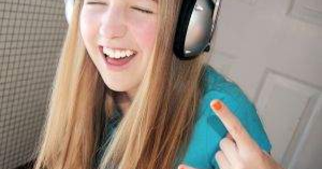 Cum vrea AEP sa convinga tinerii sa mearga la vot: "Da un refresh la faza gen voteaza"