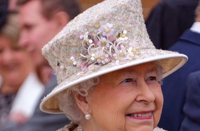 Regina Elisabeta a II-a stabileste "o perioada de tranzitie" pentru ducii de Sussex