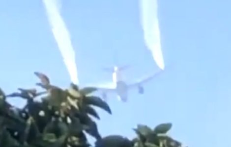 Un Boeing si-a golit rezervoarele cu carburant peste o scoala/ VIDEO
