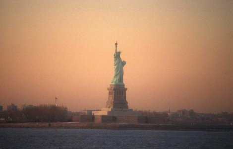 Coreea de Nord aprinde artificiile de Ziua Nationala a Statelor Unite