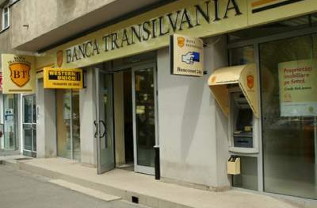 Tragedie la Oradea: O fetita de trei ani a murit in sediul unei banci, strivita de un dulap