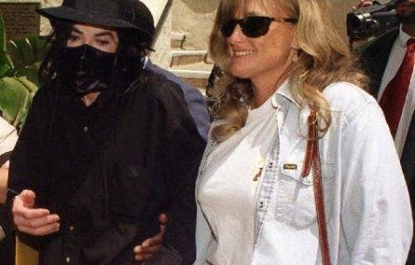 Medicamentele din casa lui Michael Jackson lanseaza noi speculatii cu privire la decesul sau