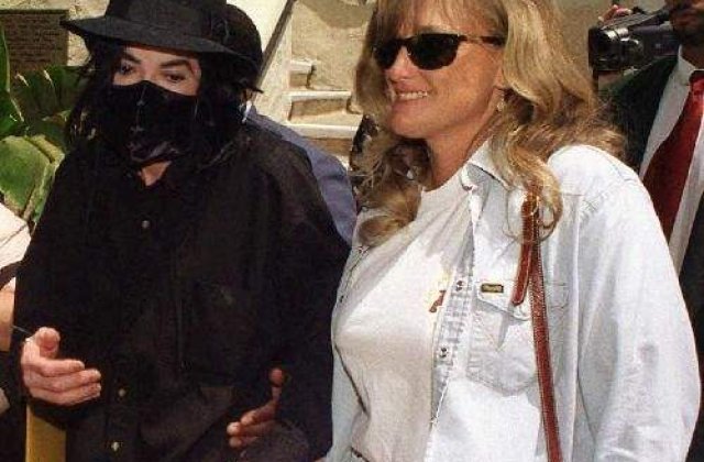 Medicamentele din casa lui Michael Jackson lanseaza noi speculatii cu privire la decesul sau