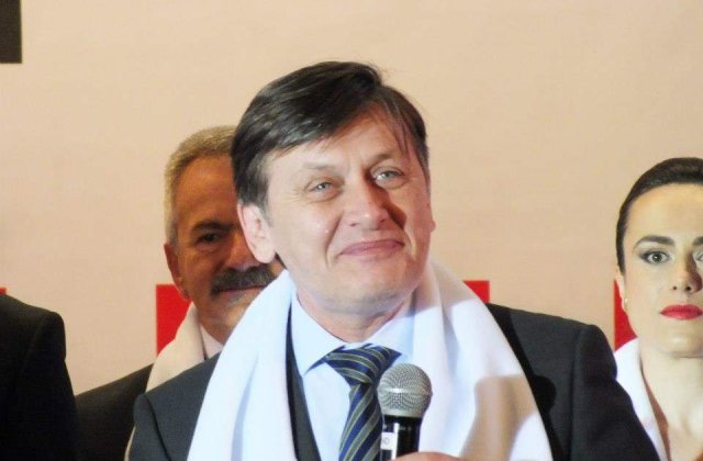 Antonescu: Trebuie sa distingem intre ce va face Basescu si "elucubratiile" lui Lazaroiu